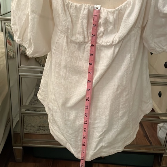 Adorable! Free People, empire waist cotton, button front blouse. Lovely drape. - Picture 5 of 12